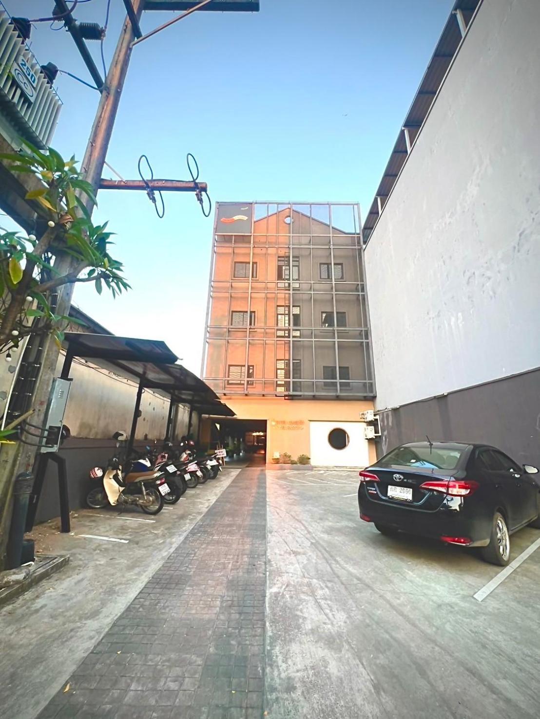 Hotel Passion Nakhon Si Thammarat Extérieur photo